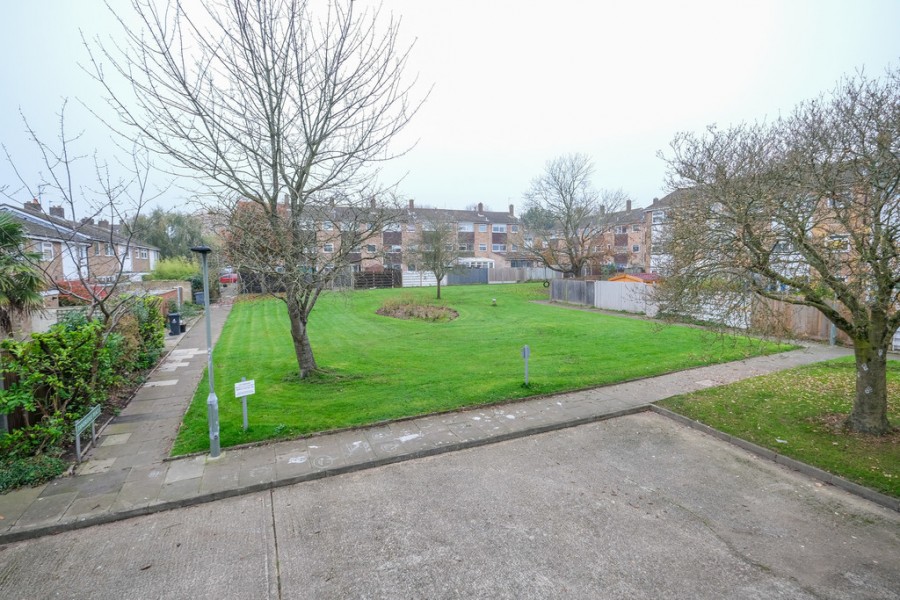 Images for Place Farm Avenue, Orpington EAID:11e514c9f7e99906cb8dd0ceb0e9edcf BID:1